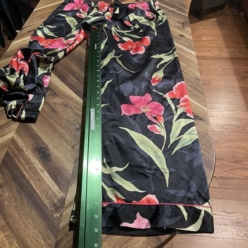 Victoria’s Secret Pajamas‎ 2 pc Satin Floral Top & Bottom vintage Womens Medium